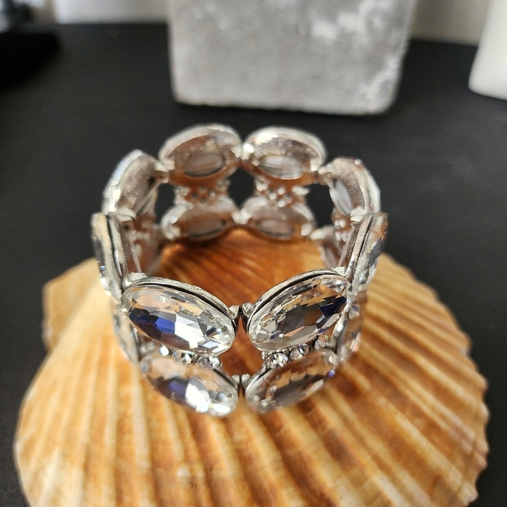 Statement Silver Oval Crystal Stretch Bracelet - image 2